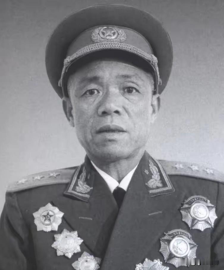 韩先楚其实是志愿军副司令中最不适合当副司令的人选，因为在抗美援朝的五次战役中，韩