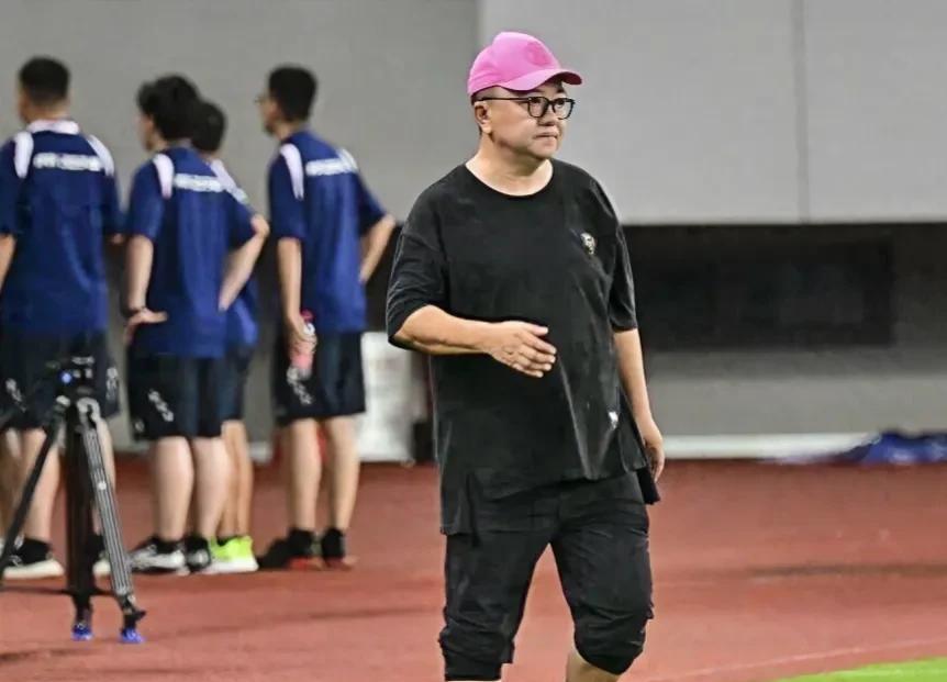 董路到底挡了谁的道？孙继海公开支持黄健翔的观点，其实黄健翔一贯的观点非常明确，