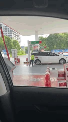 插在谁身上，就算谁的
