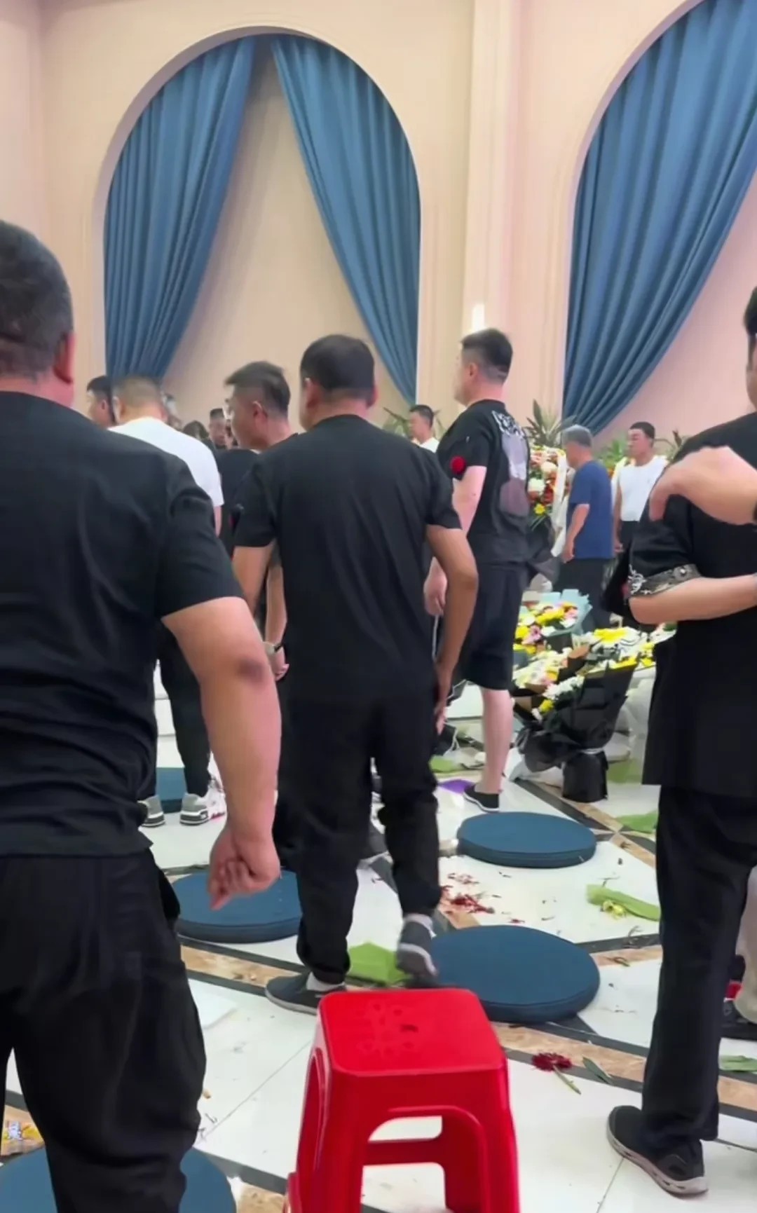 杨少华老爷子葬礼，姜昆和冯巩不去是对的，不是不尊重老爷子，而是现