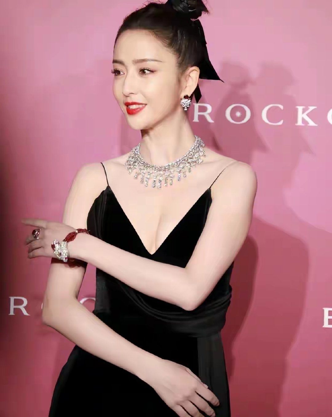 #明星生图#【今日分享】一组佟丽娅美图照​