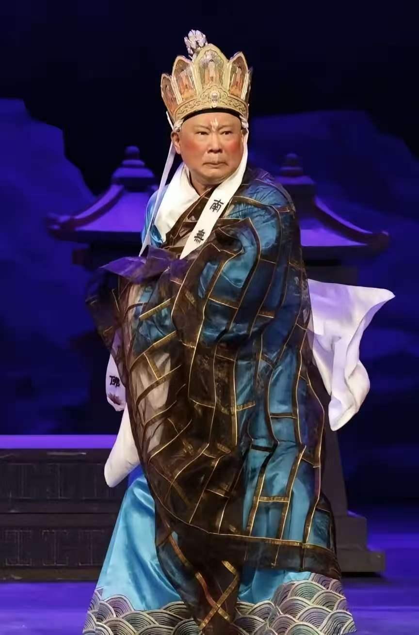如果郭德纲垮了，对谁最有好处？答案很清楚，就是那些被他打破利益格局、