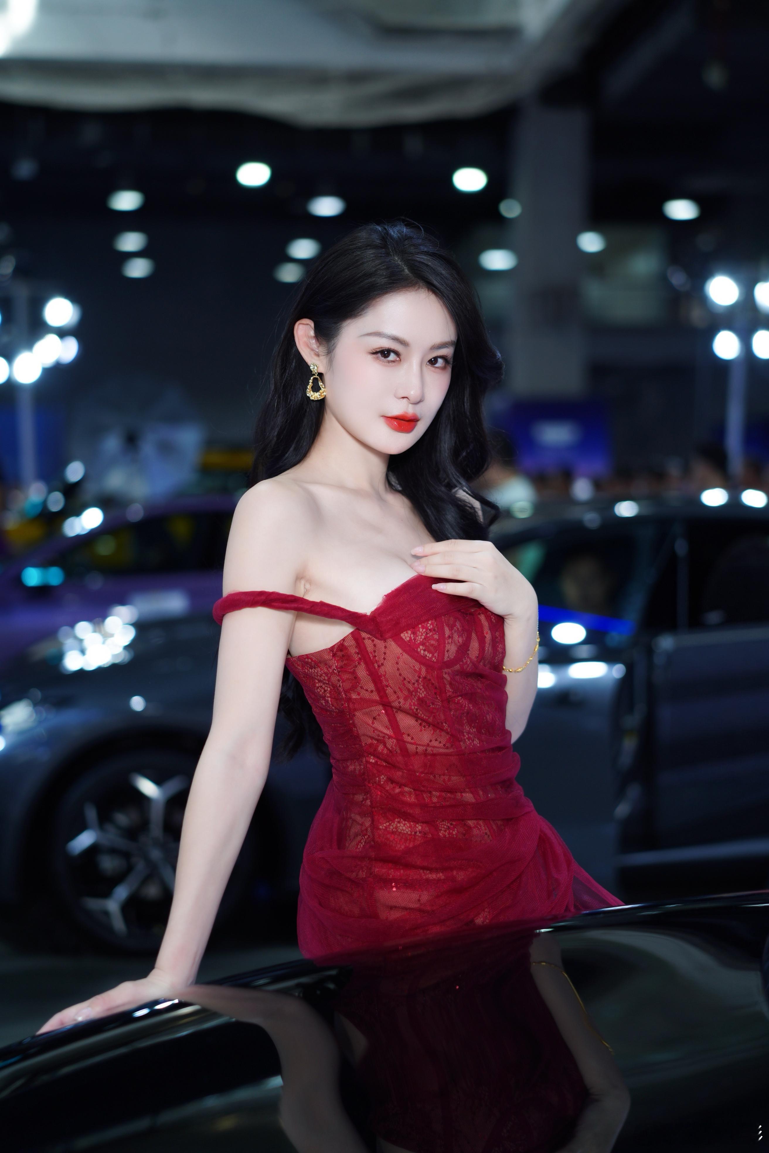 模特返片宝藏摄影博主推荐计划模特：茜茜活动：广州车展｜华南国际车展备注：拍照