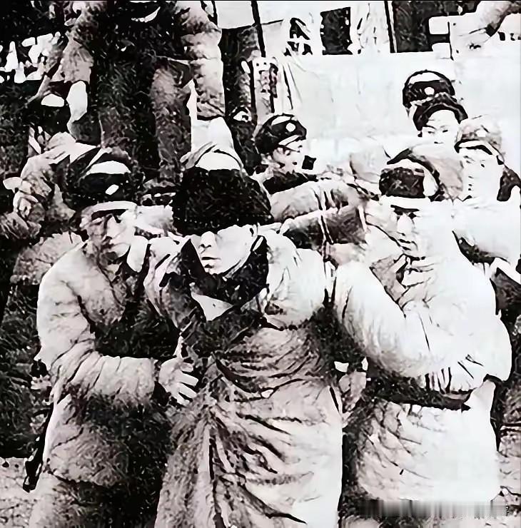 1978年深冬，浙江黄岩宁溪村。五岁的盼盼从邻居王金英家跑出来，一头扎进自家