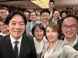 赖清德众叛亲离？今天，高雄市的民代邱议莹也反水了说民进党应该深刻反思到底施