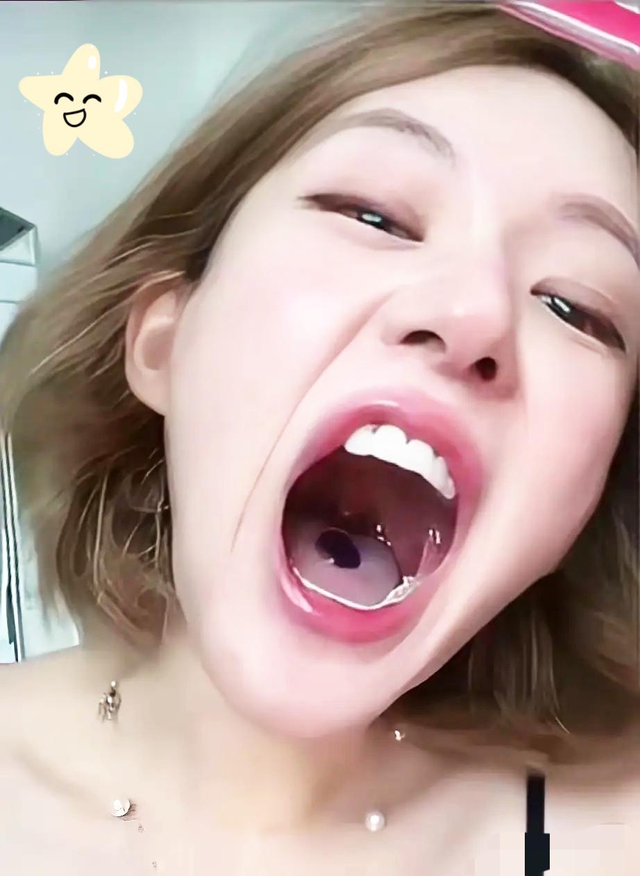 赵露思这场直播，怕是让她真切体会到了网络恶俗的恶意！满心欢喜和粉丝互动，却被