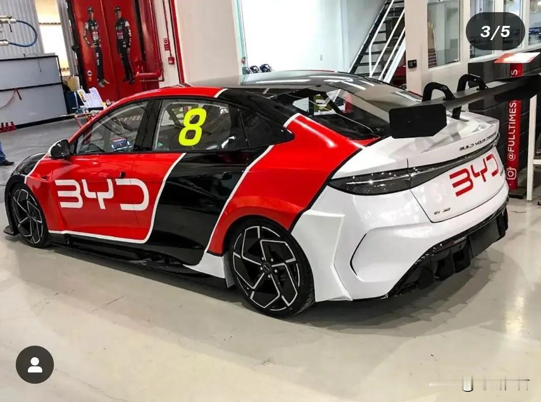 比亚迪海豹，CTB电池车身一体化，顶配的四驱比亚迪海豹，百公里加速3.6秒。可惜