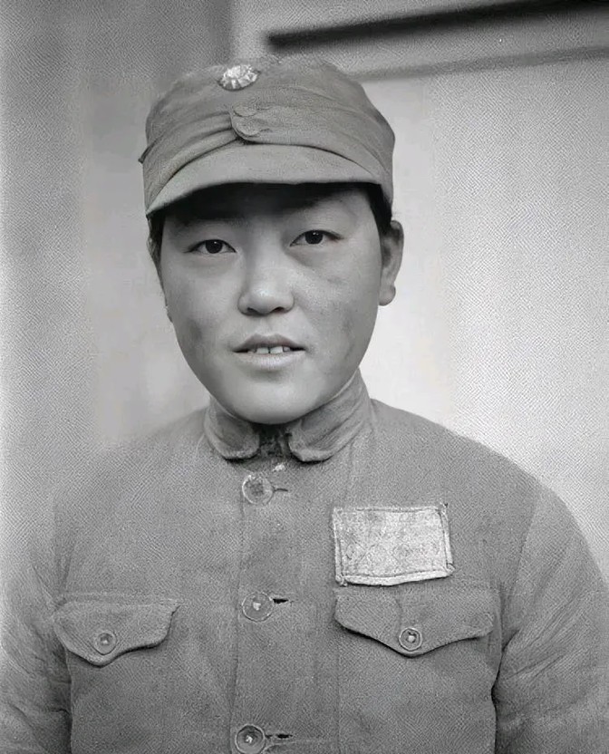 1943年，常德会战，巾帼英雄周咏南拿着长刀和日军展开了白刃战，一番激烈战斗过后