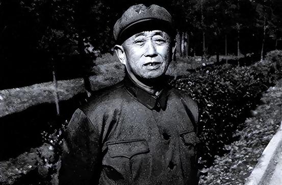郑维山为西路军报仇，抗命打光1万发炮弹，朝祁连山跪拜失声大哭“1949年8月2
