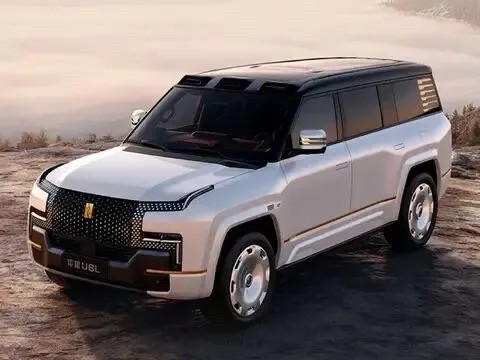 比亚迪3月5号那天扔了颗炸弹，一口气上了6款新车，价格直接把同行看懵了。