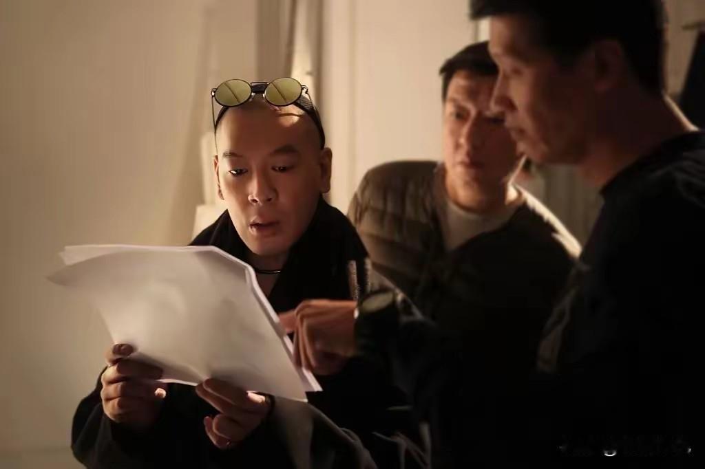麦浚龙真的不适合做导演，他戏都演不明白，哪有能力去做导演，第一部戏能成功，只是运