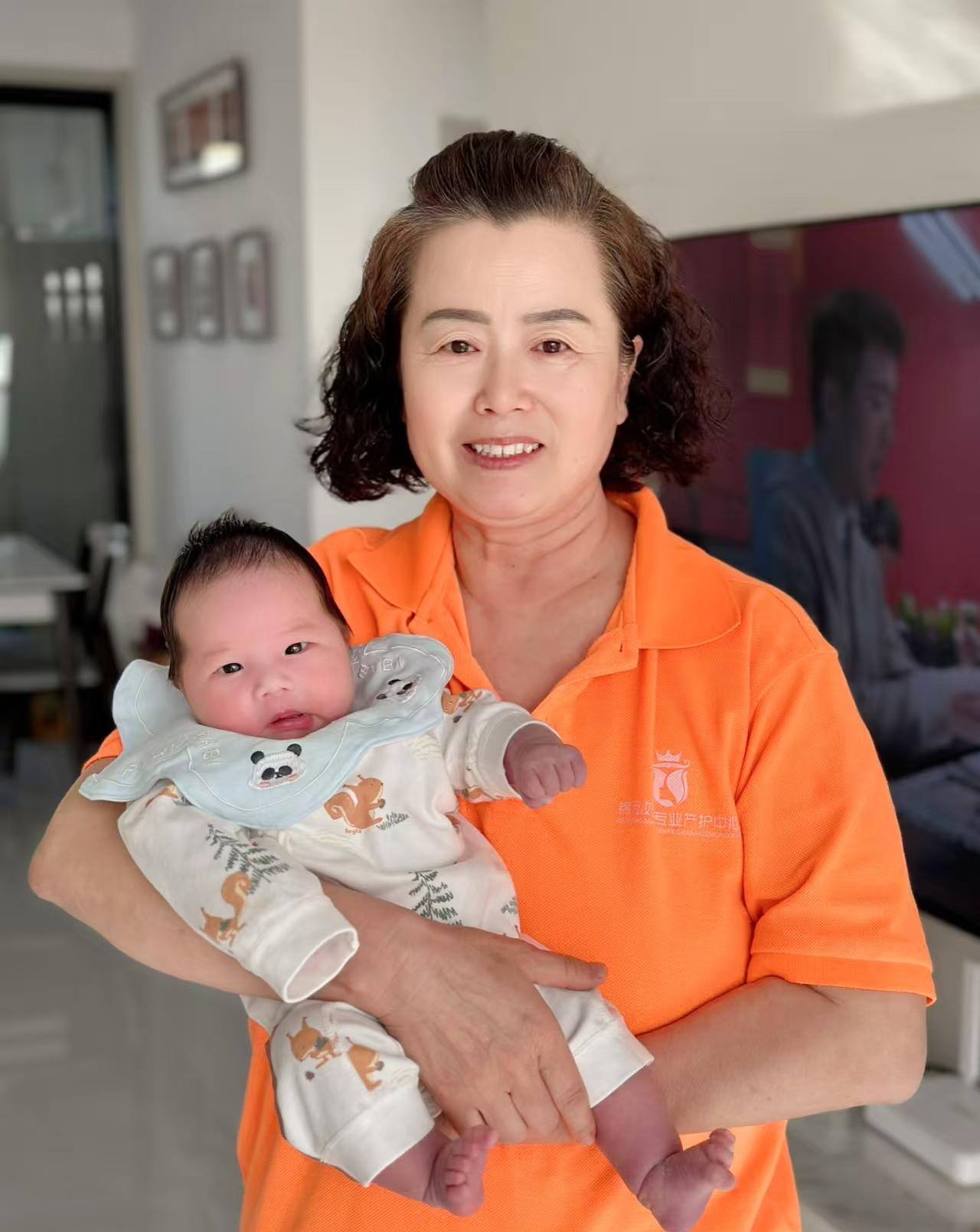 有没有像我做婆婆这么苦，我儿媳妇进门6年了，从来都没叫过一声我做婆婆，她要我带孩