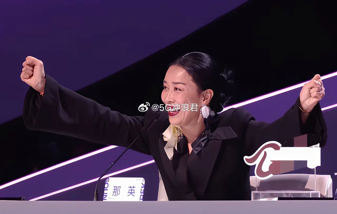 何炅懵了​观众的粉丝也沉默了​谁都没想到，在薛之谦之后竟然还有这么个狠人！​在《