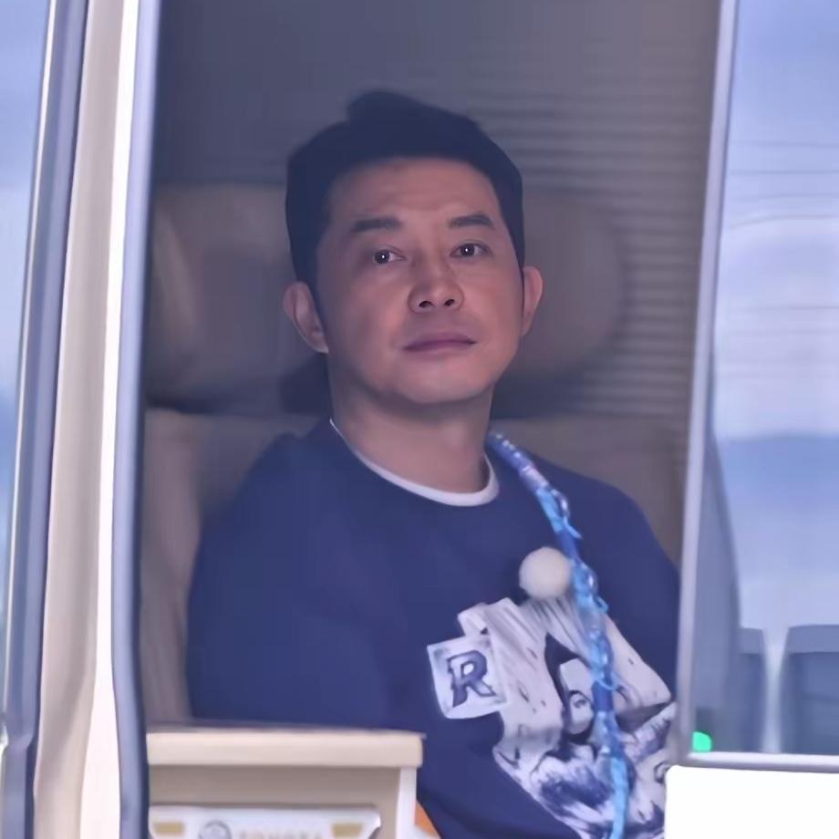 真的看不下去奔跑吧打着团魂的旗号做消耗嘉宾的剧本设计，很多人只看到游戏里的博