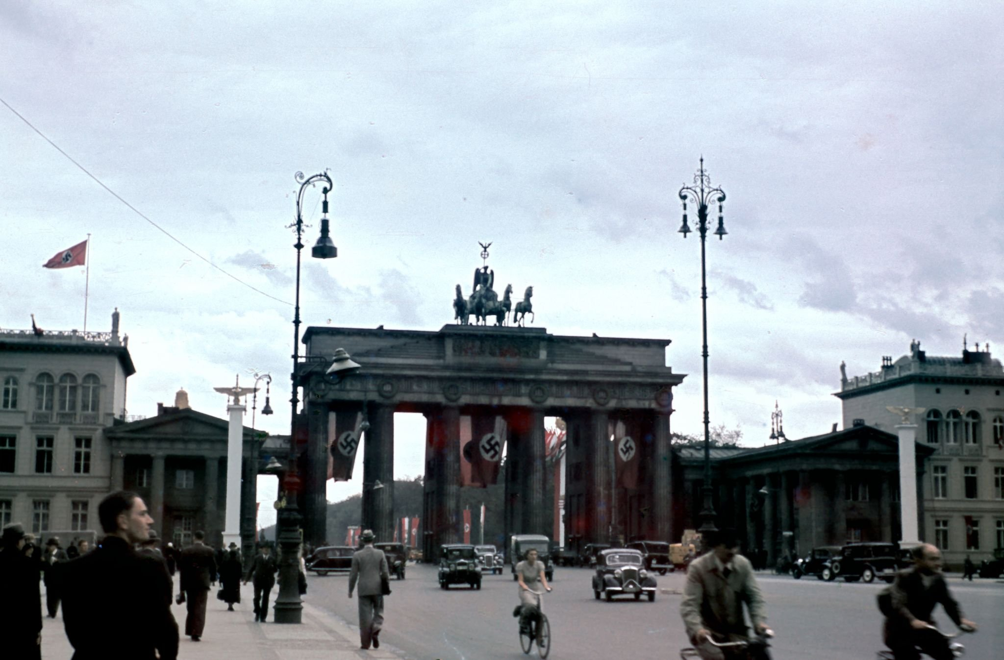 1939年，德国柏林的巴黎广场与勃兰登堡门