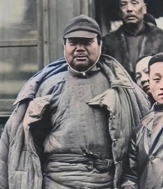 冯玉祥为何要烧少林寺？1928年，冯玉祥带兵火烧少林，大火烧了40天，大量古建筑
