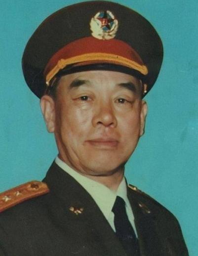 1951年，已经饿了3天的唐满洋，趁着夜色率部爬上了美军580.7高地，谁知上面