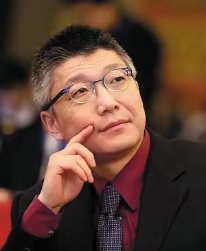 2016年，北大研究院院长秦春华赴上海面试学生，当他连续面见十位顶尖学霸后，忍不