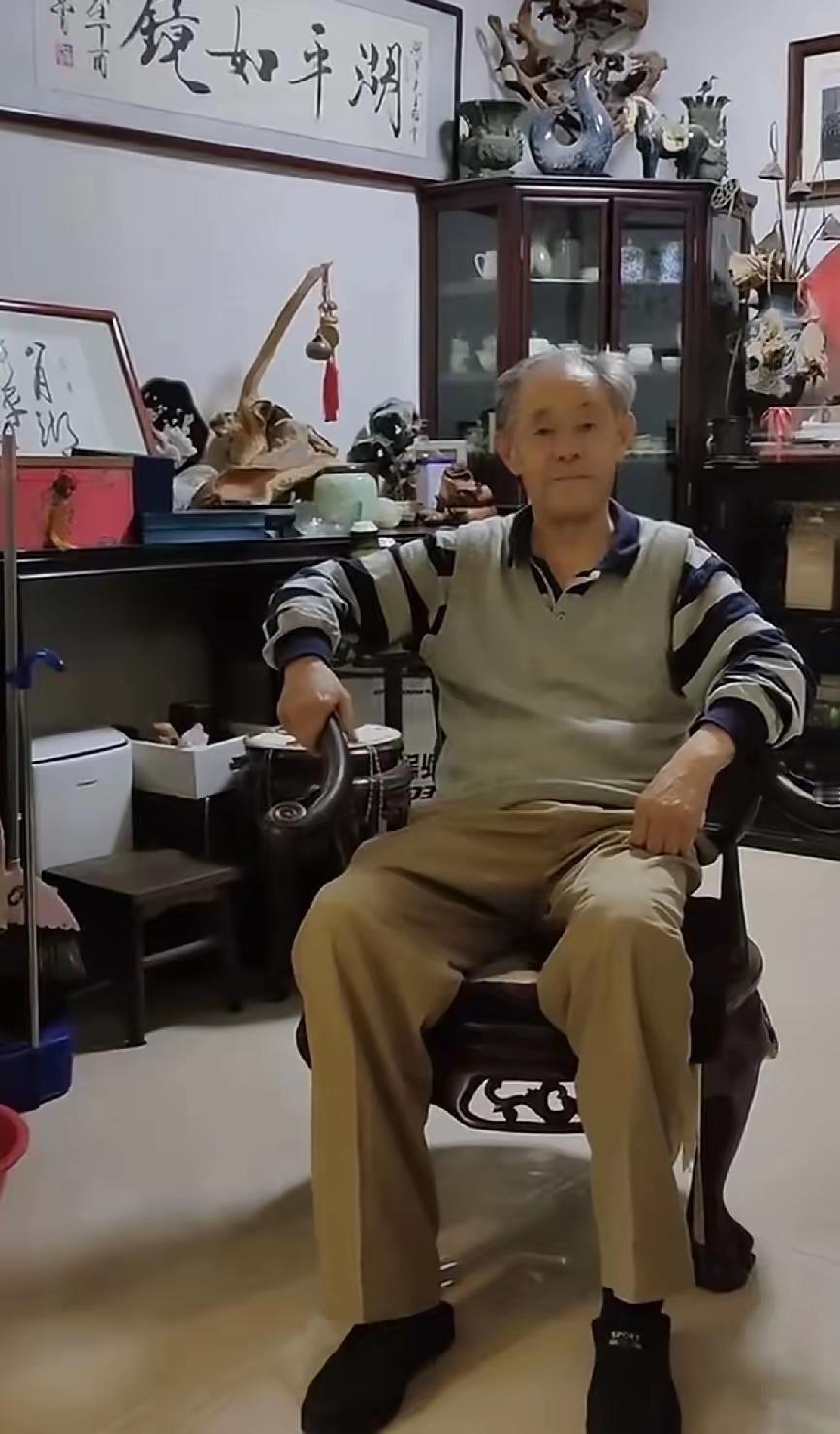 红二代出身、父母都是老革命，从小受爱国教育的徐湖平，谁能想到会栽在“国宝”