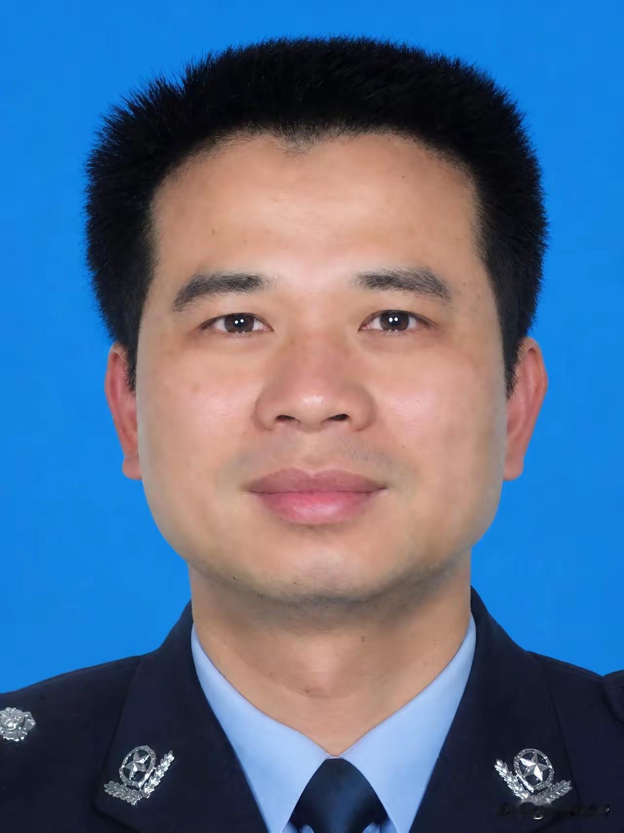 基层民警王飞：平凡从警路赤诚铸初心王飞，男，汉族，1976年9月出生。2