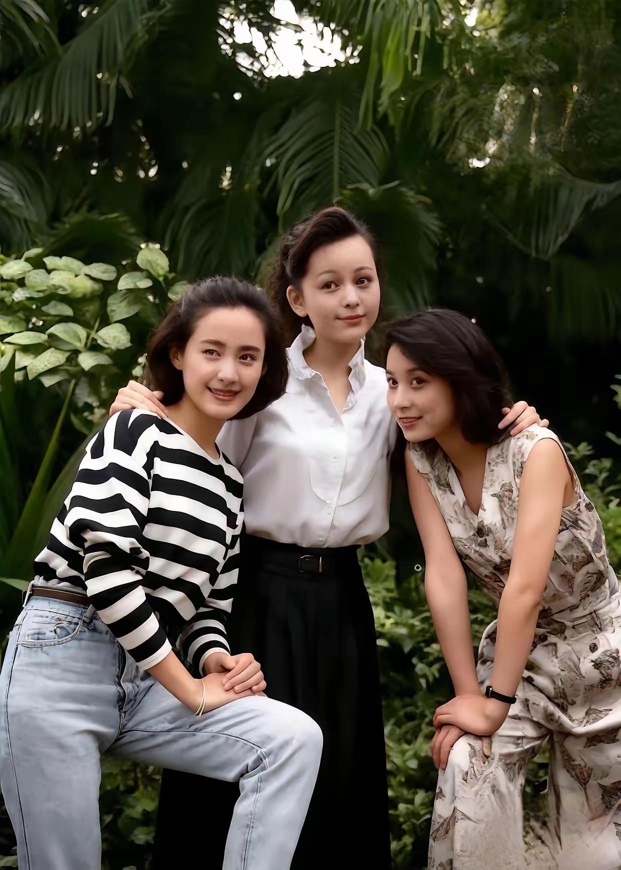旧时光里的三位美女，认得她们的，大概都不再年轻了吧？