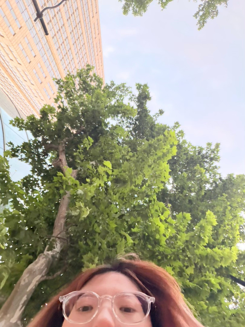 下班携弟逛人民广场之