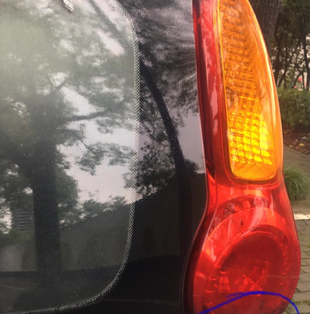 国产破奇瑞垃圾车，当年落地4万块钱，现在才仅仅开了十一年了，现在只要下雨天，右后