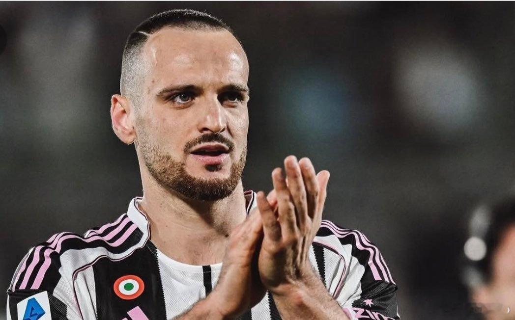 隆戈：AC米兰向尤文图斯提出了关于加蒂的首分报价，租借半赛季+附带买断条款，科莫