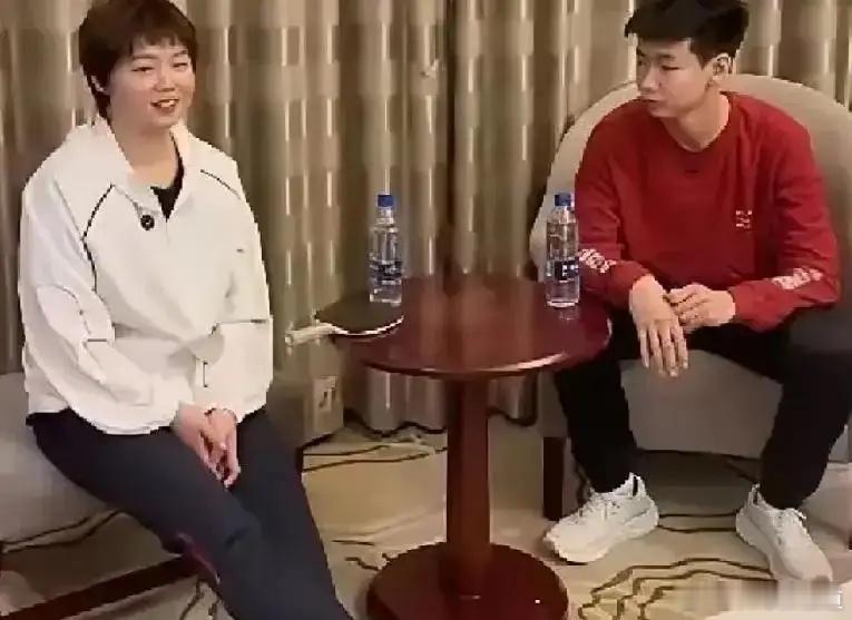 我刚知道，蒯曼亲口说了，她不想和林诗栋配混双了。不是技术问题，是基因里的对抗。她