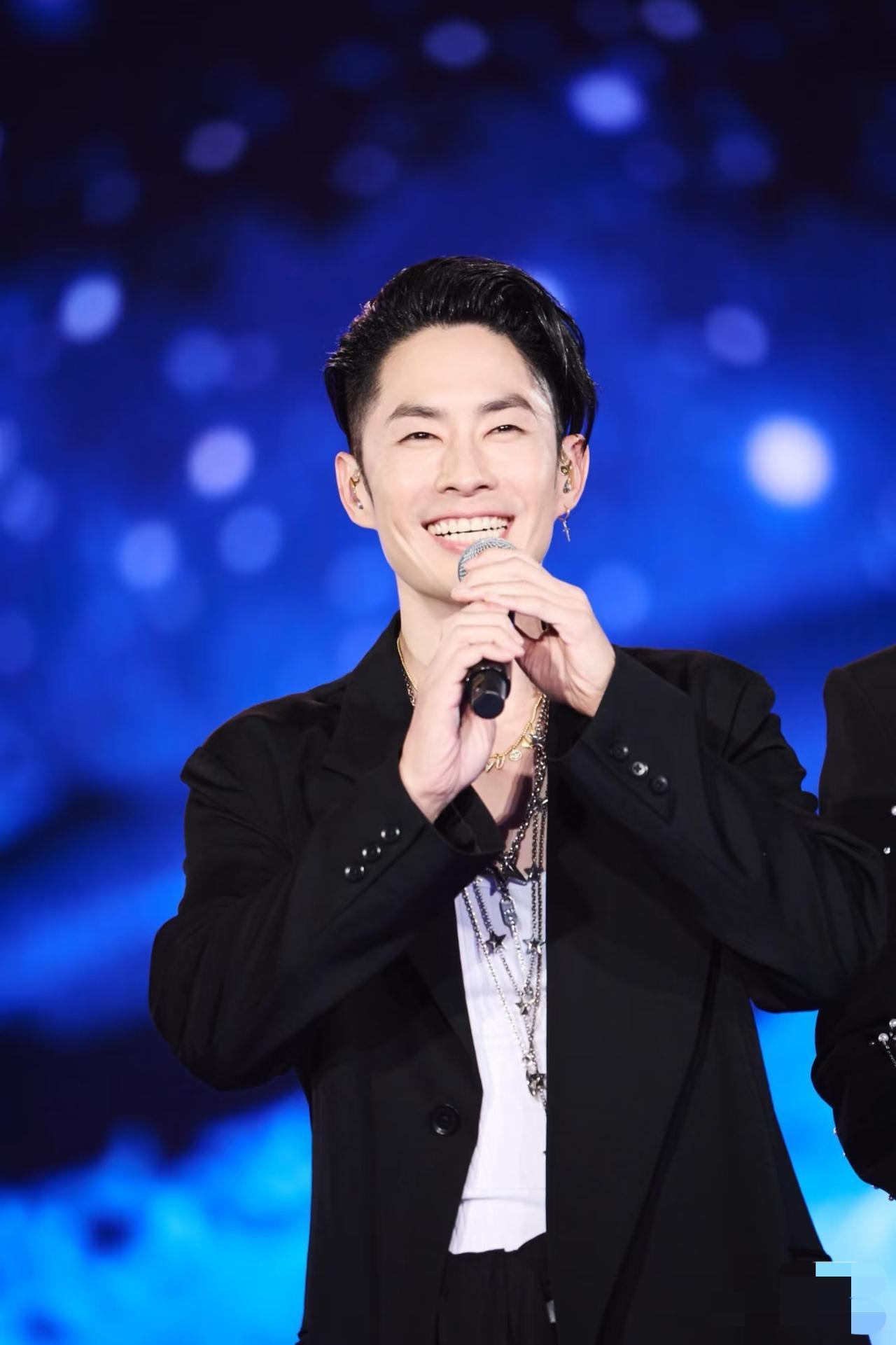 这个叫吴建豪的男人怎么还这么帅！年轻不知“美作”美，24年后才发现这个“美作”