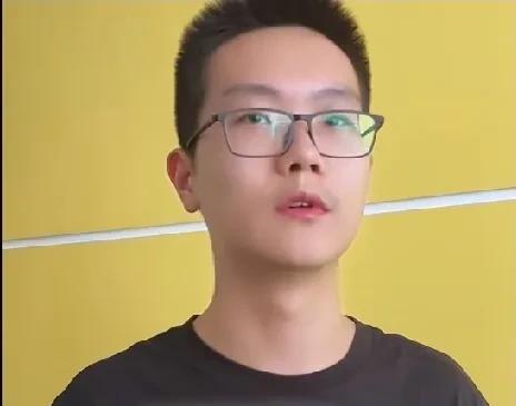 他不是状元，却是清华第一个录取的学生。这条升学新捷径，普通家庭的孩子也能复制。
