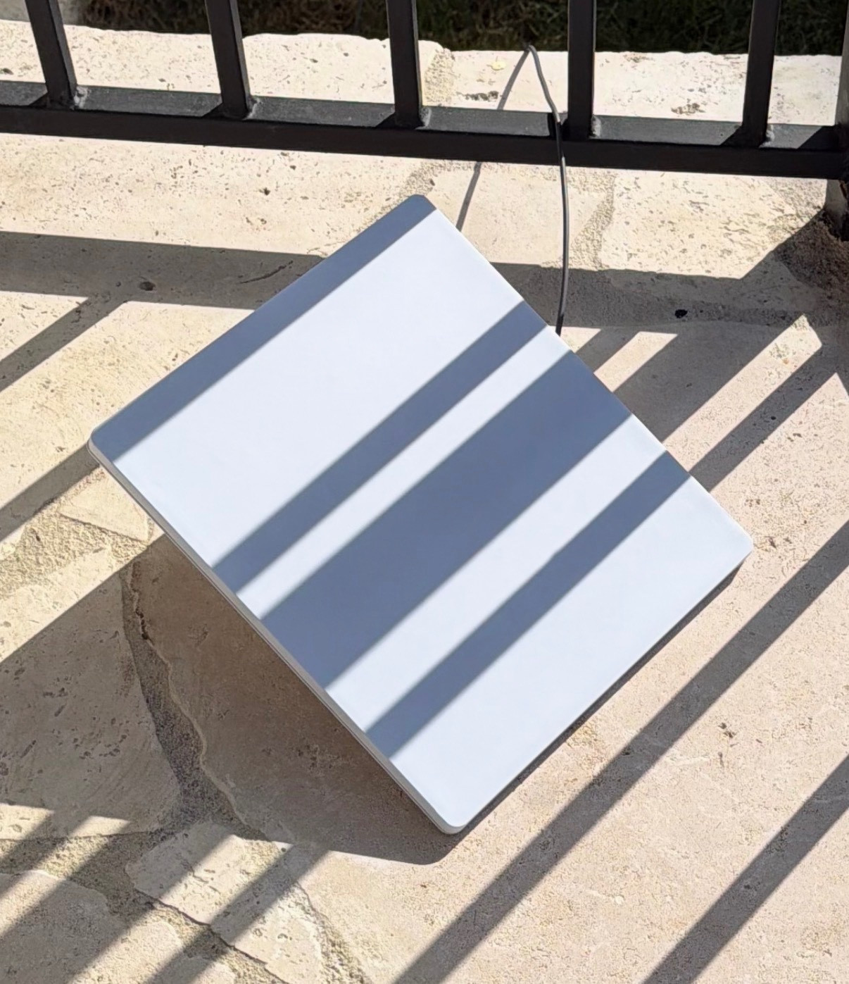 1月26日，马斯克：SpaceX正在太空重建一个升级版的全球互联网，而他们（指其