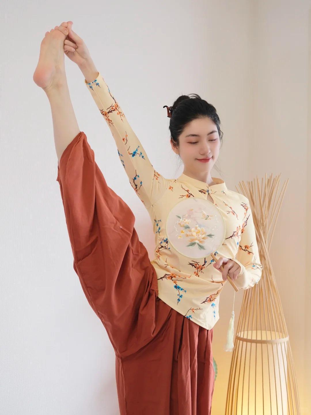 事事舒然终于找到适配心境的运动节奏，不追速度，不赶进度，跟着呼吸慢慢舒展每一寸