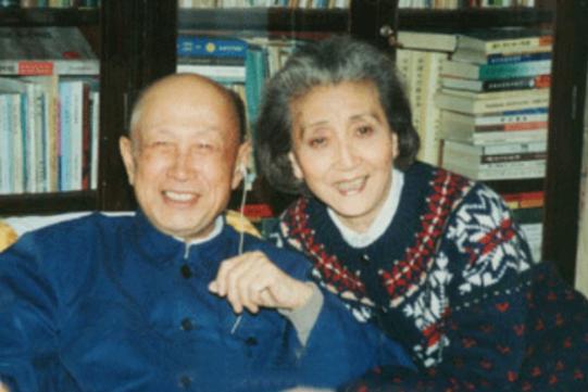 1969年，钱学森的父亲病逝，临终前留下遗嘱：3000元遗产都交给女儿。钱学森却