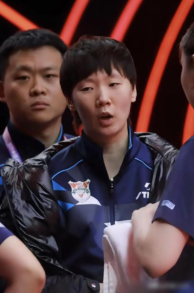 鳗鱼急眼了，教练你别说话，让我来！今晚鲁能除了鳗鱼，一个能打的都没有！说的是