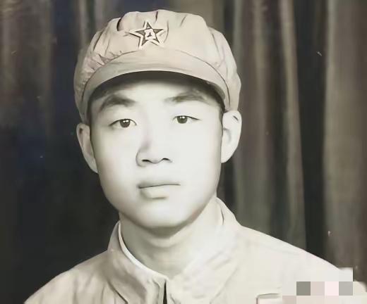 1951年，志愿军张典文擅自朝美军帐篷开了一炮，连长大怒，正要处罚他时，团长紧急