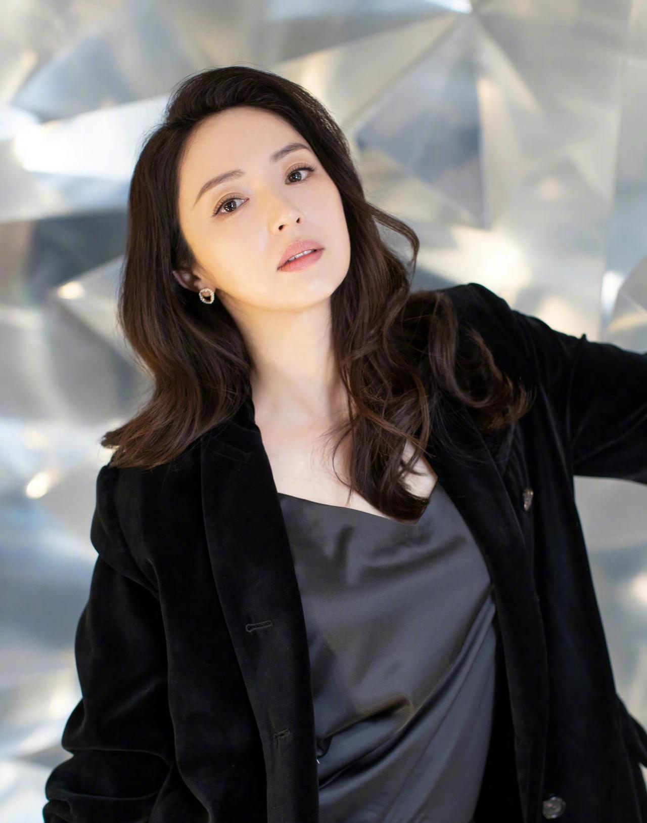 董璇和张维一在阿娜亚度假的房子，是董璇和前夫一起买的房子，难怪张维一开始这么拘束