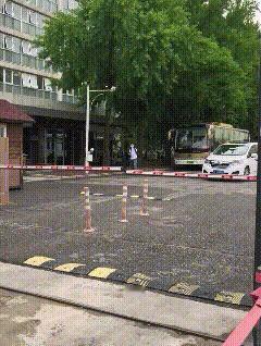 梁靖崑回了会体总，又急急忙忙出去了，不知道是不是到点要去接儿子了。凉皮今天