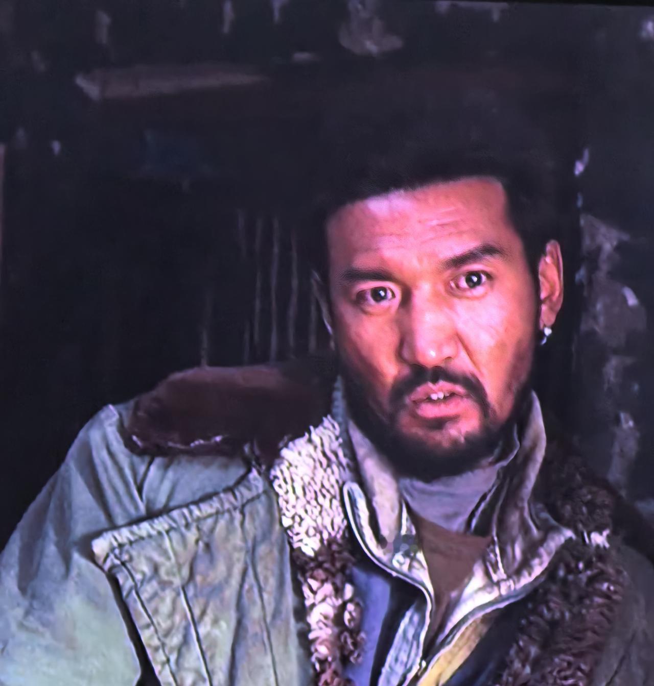 内娱的脸都被打肿了，一个藏区素人随便演演，就帮导演拿了个最佳大奖，这让那些科班出