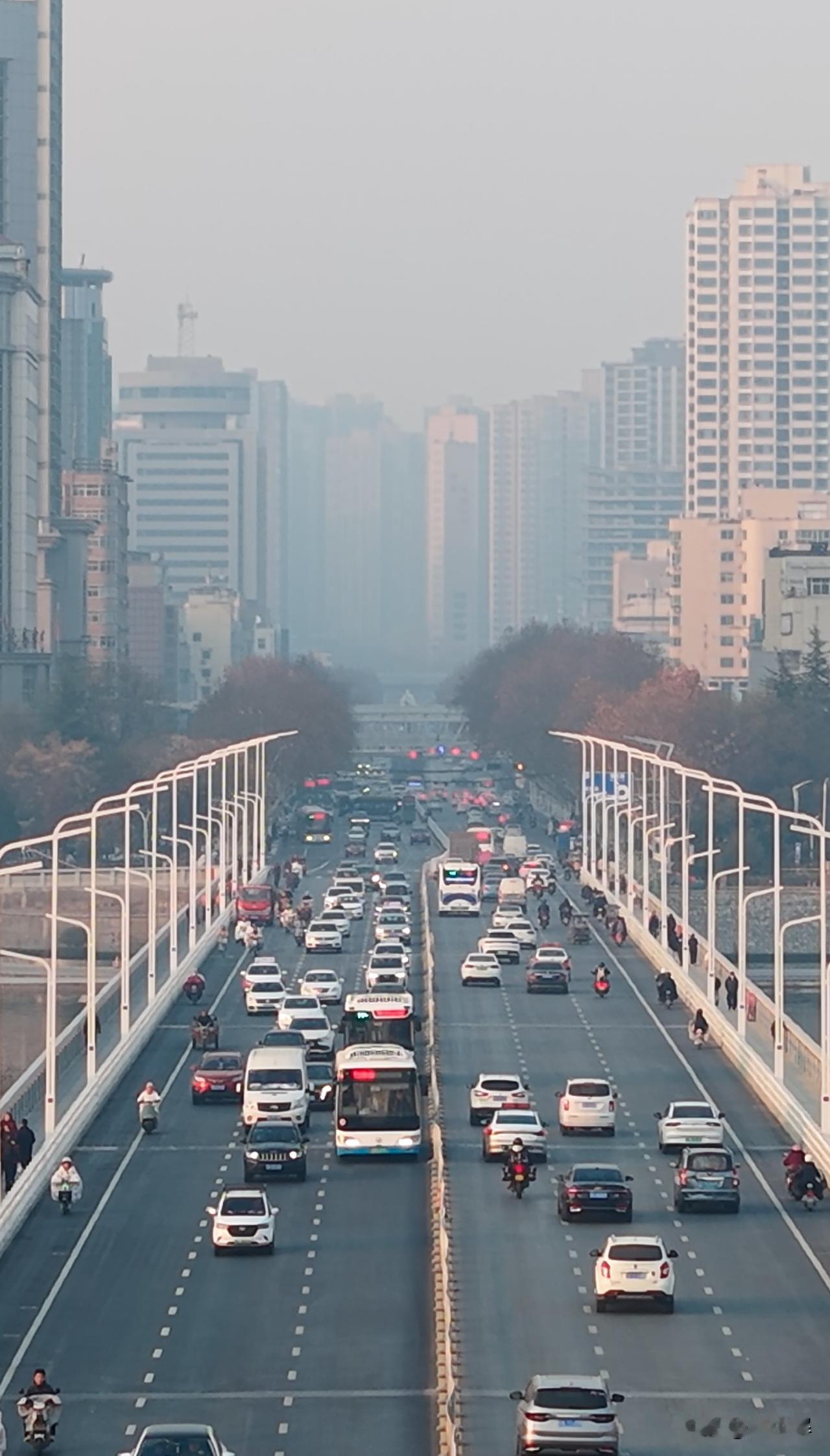 西兴高速改扩建项目2025年12月30日竣工全线通车！秦皇南路（渭阳路-陈梁路）