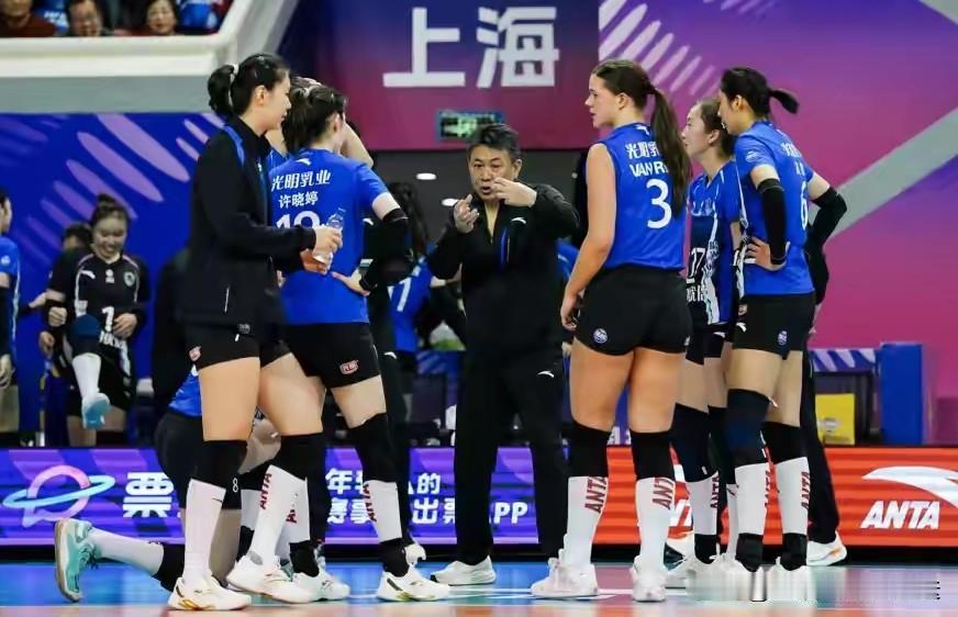 随着上海女排逆转，江苏爆冷，女排联赛常规赛落幕，8支球队/最终积分如下1，上