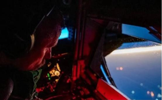 突发：美军一架E-3G哨兵空中预警机在霍尔木兹上空，突然失去信号。这架E-3