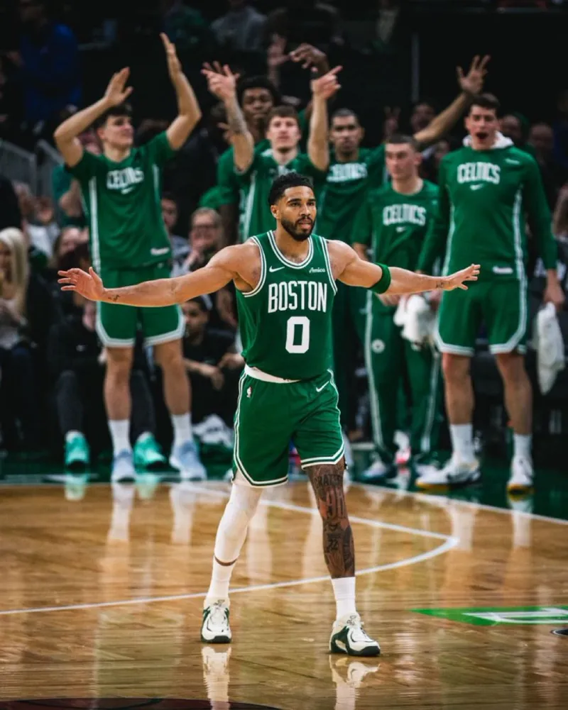 塔图姆现在，攻防一体，真的有点超人了你敢信吗？塔图姆三月份直接防成怪物级别