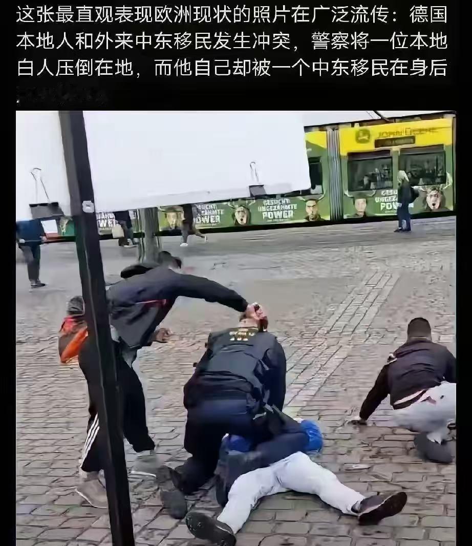 搞笑内涵图开局一幅图，后面全靠编。不管事实和真相如何，标题和文案很惊悚吸引眼球