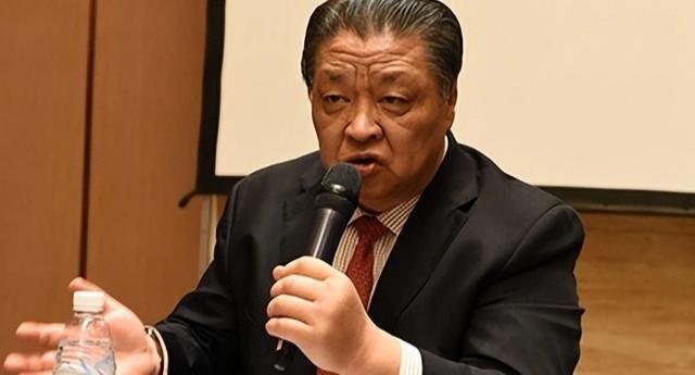 “我们不允许中国公司培养种鸡，如果不听，后果自负。”2019年，面对美国高管的呵