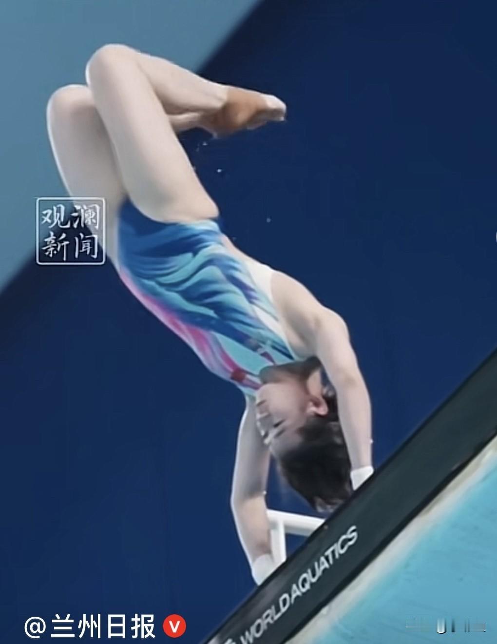 11月7日，世界泳联官方账号发布红婵口十米跳台慢动作回放，简直太惊艳了……