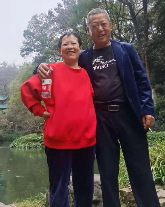 湖南衡阳，一老汉因收2台电机被拘留三天，期间，老汉妻子以为被抛弃，独自跳河身亡，