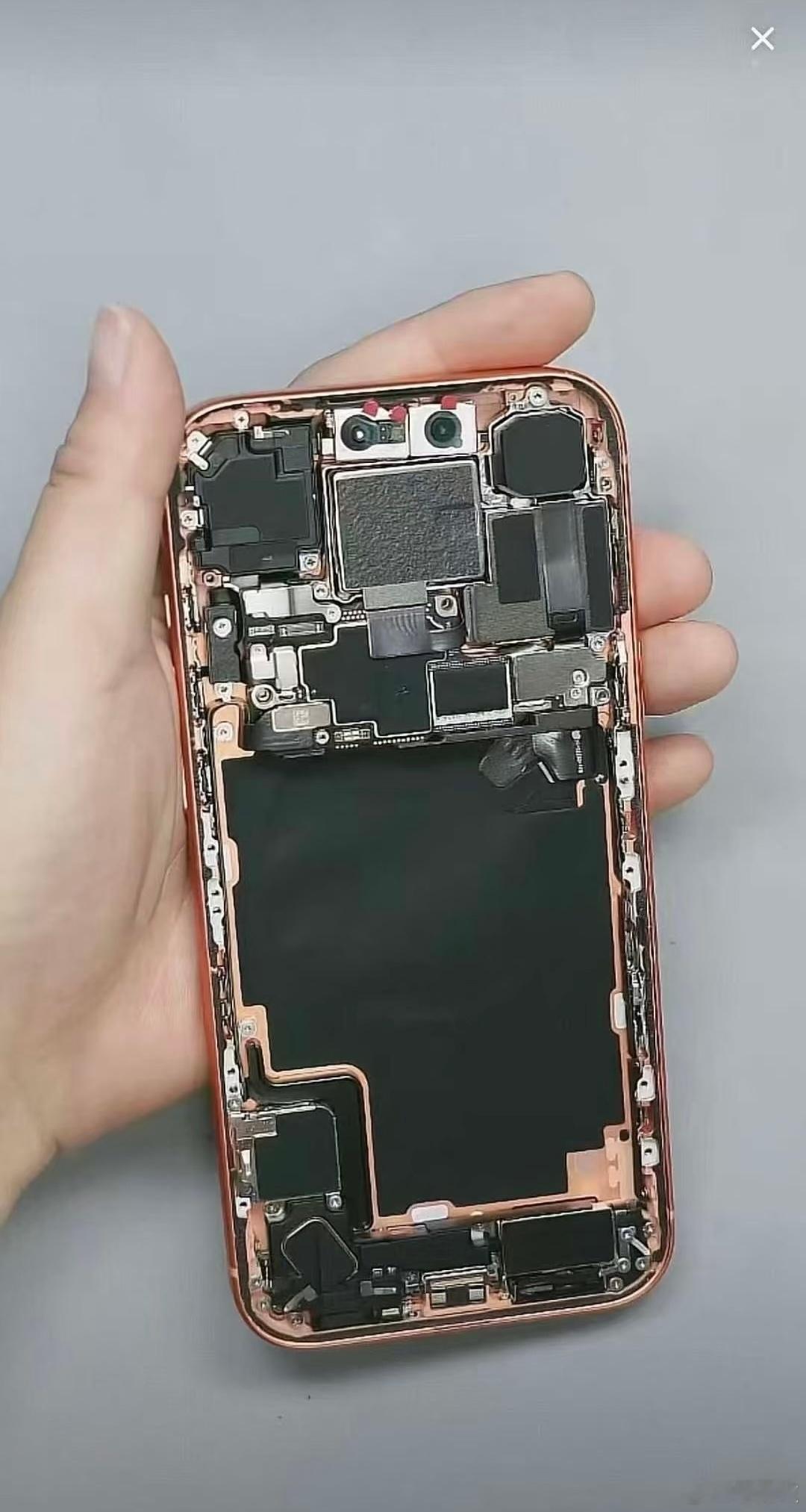 iPhone17ProMax拆解新鲜出炉，维修难度又大大增加不少，VC均热