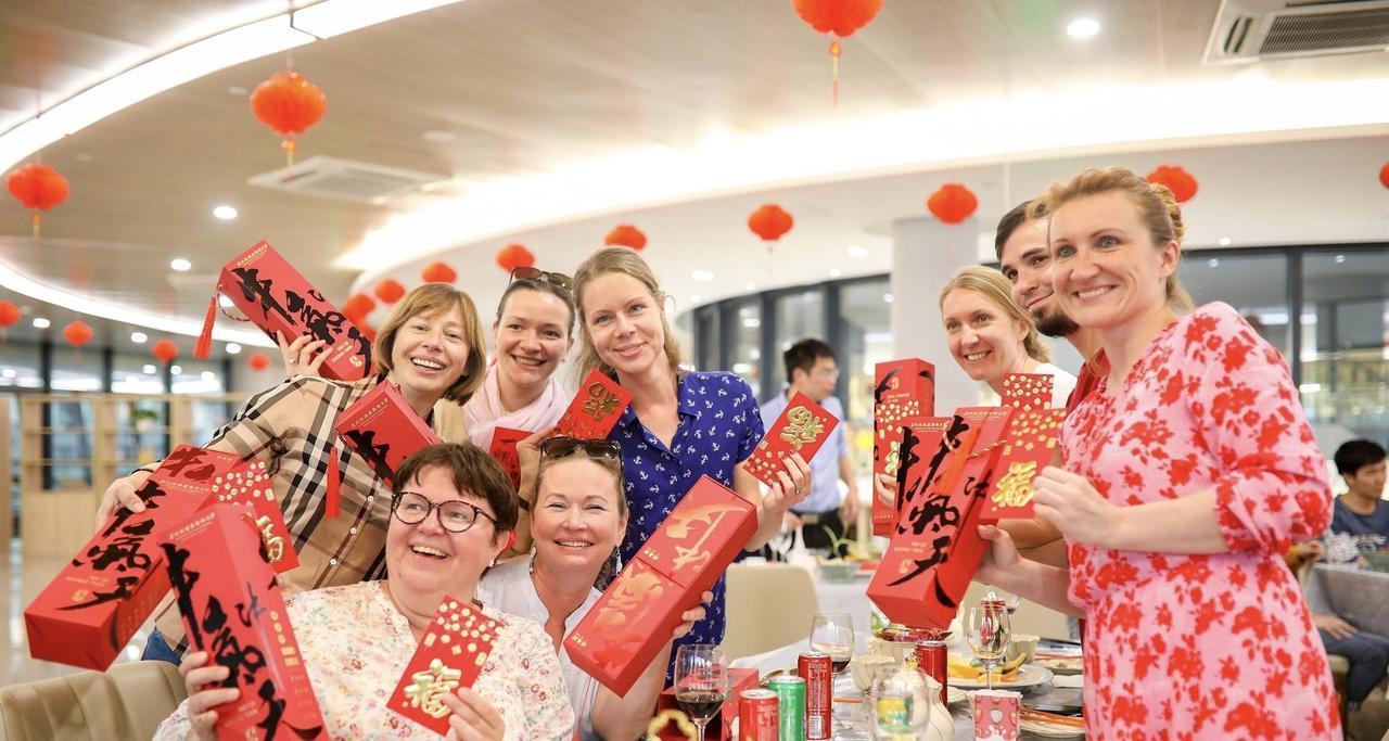 老外到中国过年从“景点打卡”到“文化沉浸”：中国文旅“领跑”的春节密码今