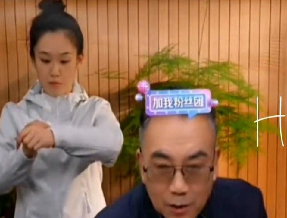 杨议翻出十五年前那张发票，没说谁对谁错，却掀开了德云社的旧账本。曹云金走的时